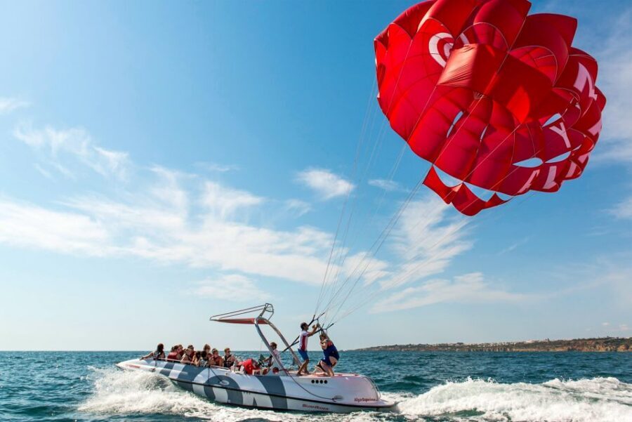 Albufeira: Single, Double or Triple Parasailing Tour - From the stern to the sky: your launch and the first minutes up
