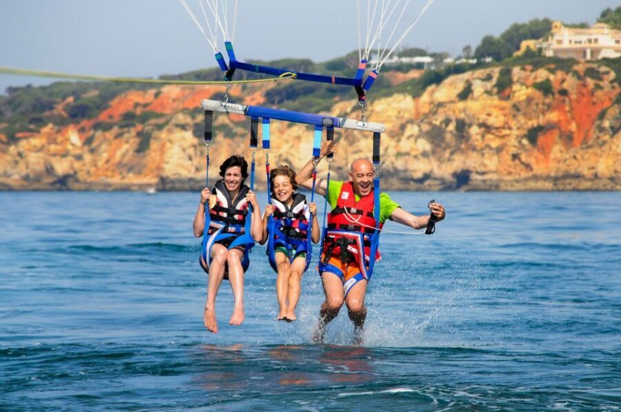 Albufeira: Single, Double or Triple Parasailing Tour - Single, double or triple: how wind and weight shape your flight