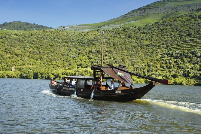 Authentic Small Group Douro Wine Tour with Lunch & River Cruise - Peso da Régua Stop: A Quick Read on Douro Wine Life