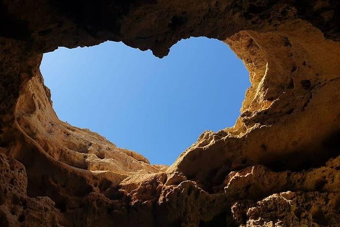 Benagil Caves Tour from Portimao - Guides and safety: why the life jacket inclusion matters