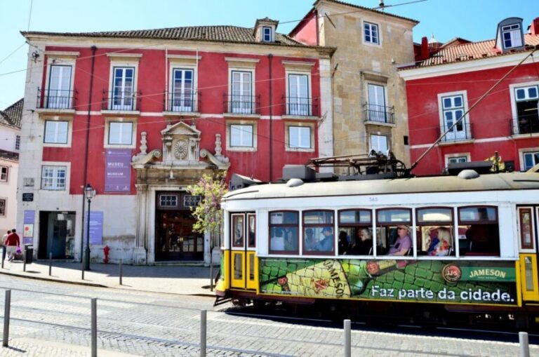 Best of Lisbon Walking Tour: Rossio, Chiado & Alfama - Meeting at Rossio Square near D. Pedro IV