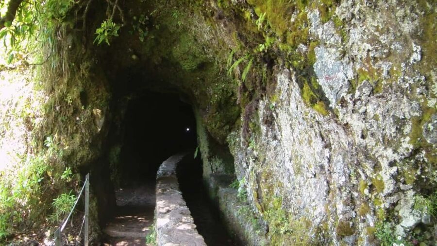 Caldeirão Verde: Levada Caldeirao Verde Hiking Transfer - Practical gear checklist that matches the actual trail conditions