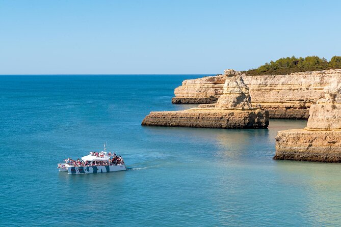 Caves and Coastline Cruise from Albufeira to Benagil - On-Board Guide Style: How the Narration Improves the Views