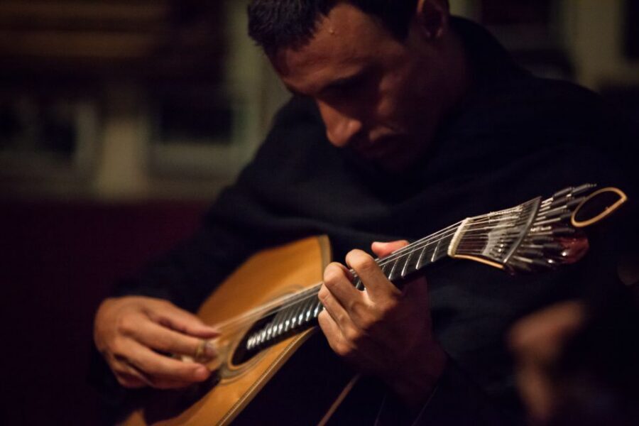 Coimbra: Live Fado Show with Glass of Port Wine - Casa Fado ao Centro: small venue, big atmosphere