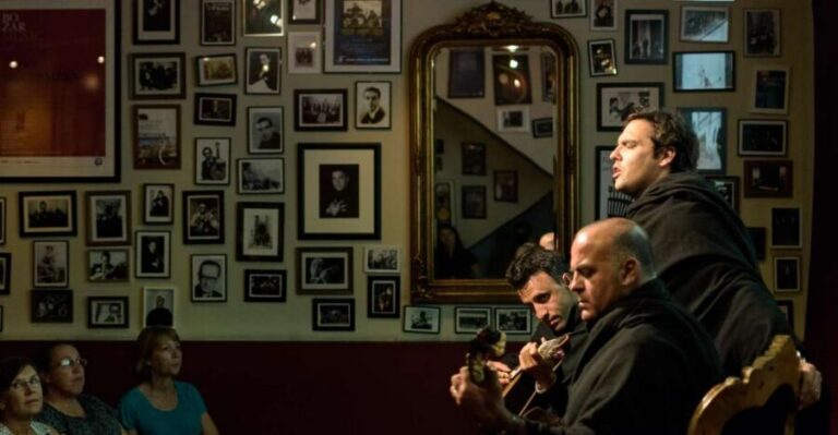Coimbra: Live Fado Show with Glass of Port Wine - Fado de Coimbra: what you’re really listening for