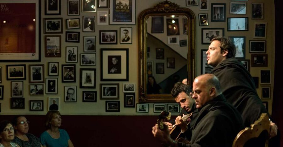Coimbra: Live Fado Show with Glass of Port Wine - Fado de Coimbra: what you’re really listening for