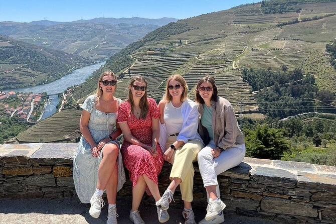 Douro Valley Tour - 3 Wine tastings, Lunch & river Cruise - The small-group setup (max 8) and what that means for your day