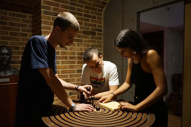 Escape Hunt Experience - English Riddles and What to Do If Your Group Is Not Fluent