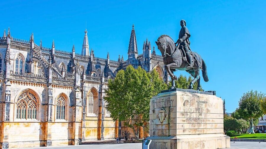 From Lisbon: Fatima, Batalha, Nazare, Obidos - Small Group - Fátima: your calm hour at Portugal’s world-famous Marian shrine