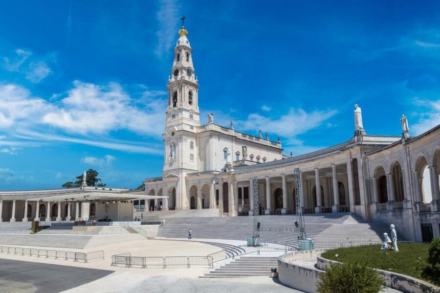 From Lisbon: Fatima, Batalha, Nazare, Obidos - Small Group - Óbidos: walk the walls, then eat the town’s famous treats