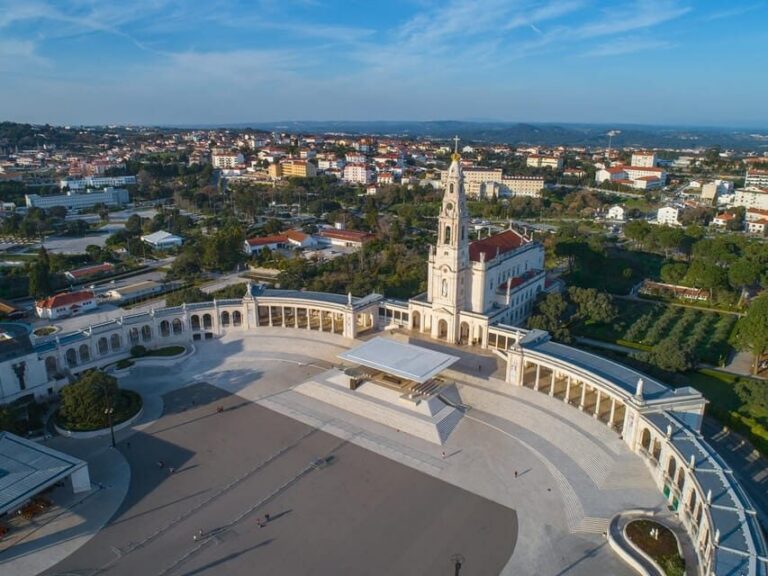 From Lisbon: Fatima, Batalha, Nazare, Obidos - Small Group - Small-group pacing: how it keeps the day feeling human