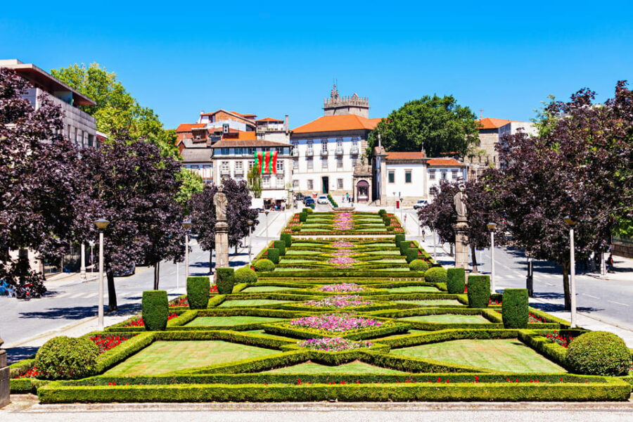 From Porto: Braga and Guimarães Full-Day Trip - Walking, weather, and what to do on a rainy Minho day
