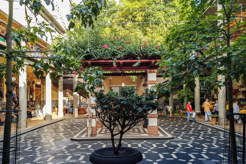 Funchal: Old Town Walking Tour - Santa Maria Street to Admiral’s Garden and the fortress ruins