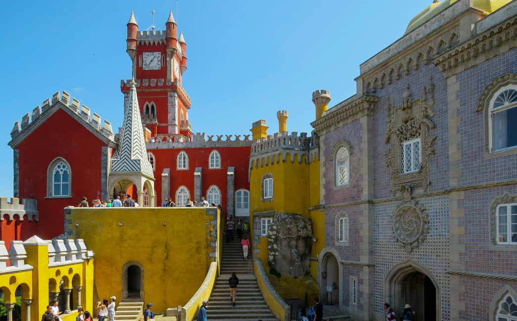 Lisboa: Sintra, Pena, Regaleira, Roca Coast, & Cascais Tour - A full Sintra-and-Atlantic day that makes sense for limited time