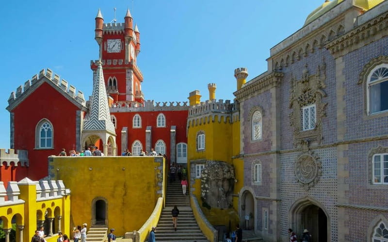 Lisboa: Sintra, Pena, Regaleira, Roca Coast, & Cascais Tour - Sintra intro stop: medieval streets, the Castle of the Moors, and sweet rewards