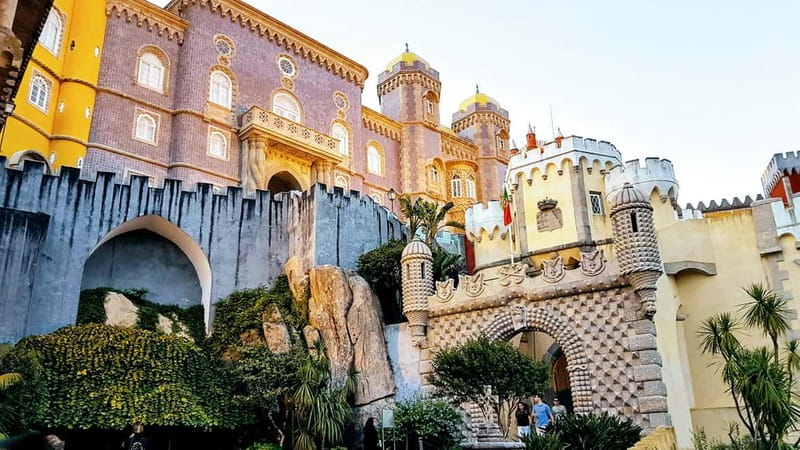 Lisboa: Sintra, Pena, Regaleira, Roca Coast, & Cascais Tour - Guide power: why the day’s energy is a real deciding factor