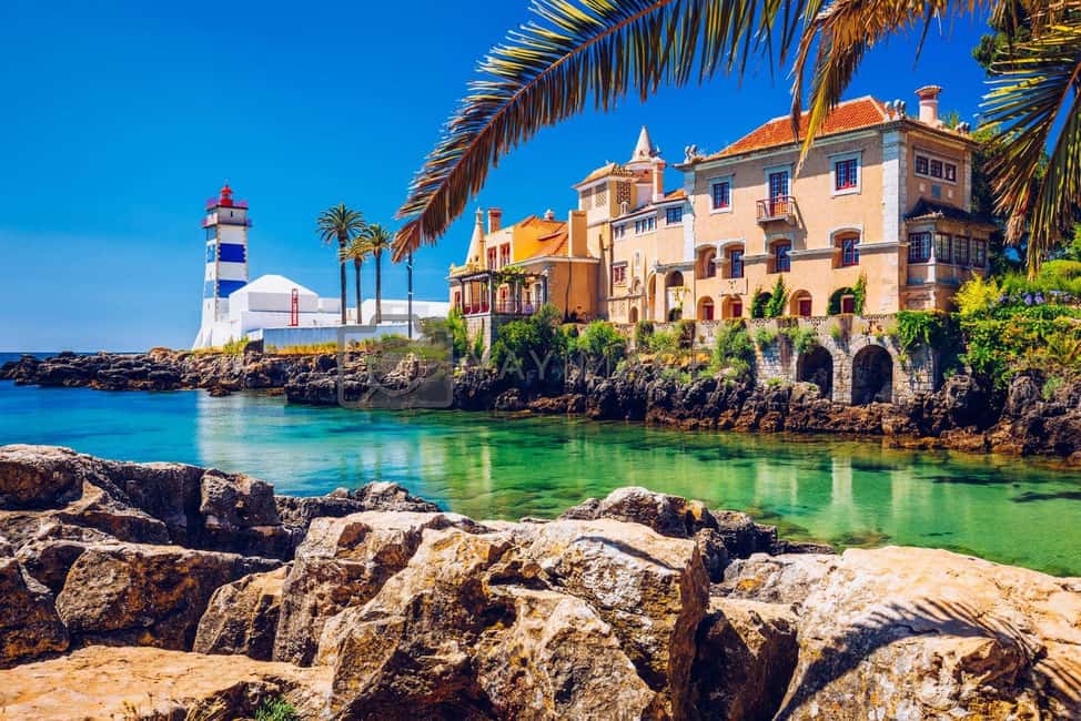 Lisboa: Sintra, Pena, Regaleira, Roca Coast, & Cascais Tour - Getting started: the meeting point and how the day flows