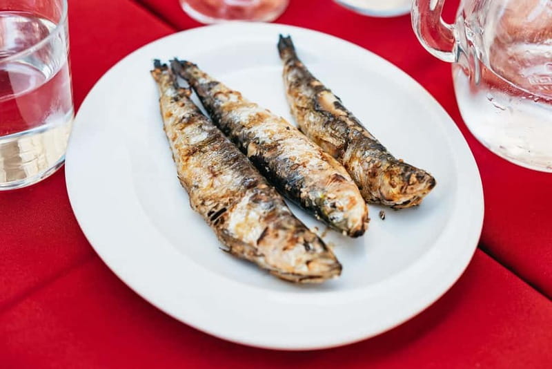Lisbon: Baixa District Food Tour with Dinner and Drinks - The 3-hour route: a flat walk with real city momentum