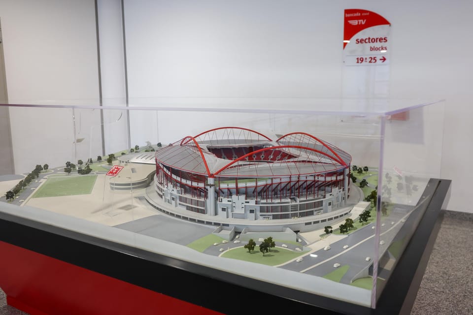 Lisbon: Benfica Luz Stadium Tour with Souvenir Scarf - Watching Victoria and Gloria: The Eagle Moment You’ll Remember