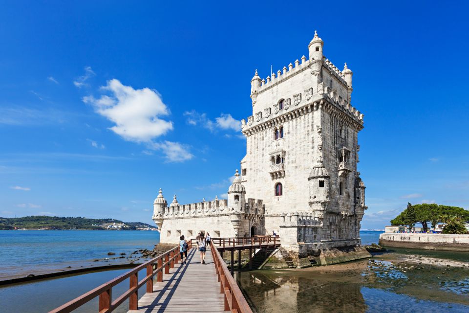 Lisbon: Boat Tour Ticket and Hop-on Hop-off 48-Hour Bus. - The Yellow Boat cruise: Tagus views with 25th April Bridge and hilltop landmarks