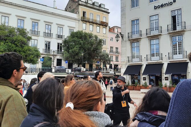 Lisbon City Center Tour - The Unmissable Lisbon - Largo do Carmo and Igreja de São Roque: Revolutions and Jesuit Beauty