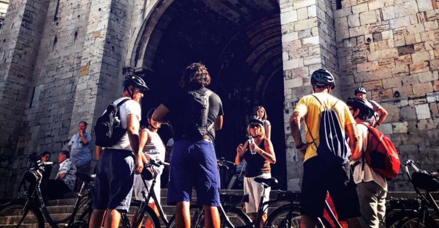 Lisbon: City Highlights and Viewpoints E-Bike Tour - Starting at R. Jardim do Tabaco: what the first minutes feel like