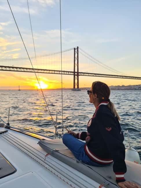 Lisbon: Daytime or Sunset Boat Cruise with History and Wine - Lisbon Sunset on a Sailing Boat: Why This 2-Hour Format Works