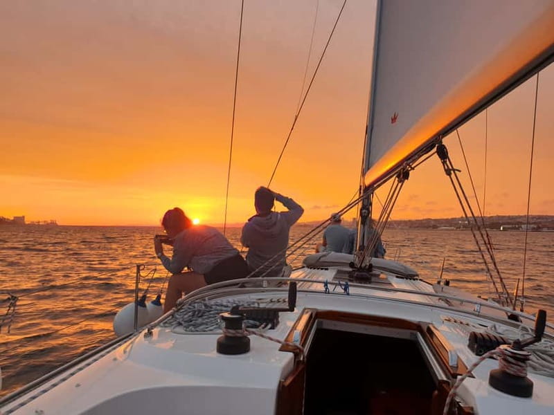 Lisbon: Daytime or Sunset Boat Cruise with History and Wine - Monument to the Discoveries: Starting in Belém Like a Local