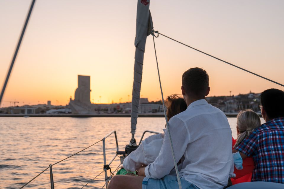 Lisbon: Daytime/Sunset/Night City Sailboat Tour with Drink - Comfort tips for breezy Lisbon sailing (and why they matter)