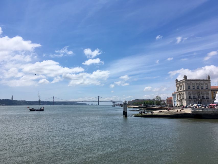 Lisbon: Hills, Alfama, and Mouraria Tour by Electric Bike - Lisbon’s hills go from chore to advantage