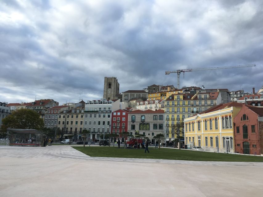 Lisbon: Hills, Alfama, and Mouraria Tour by Electric Bike - Commerce Square to Fado Museum: your fast orientation loop