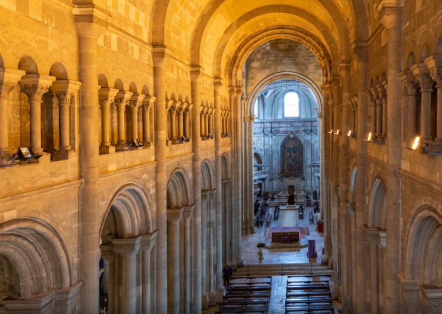 Lisbon: Lisbon Cathedral Entry Ticket - Naves, Ambulatory, and Chapels: Walking the Cathedral’s Design