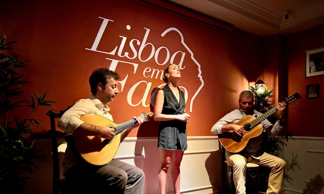Lisbon: Live Fado Show with Port Wine at Lisboa em Fado - Inside Lisboa em Fado: A Room Built for Listening