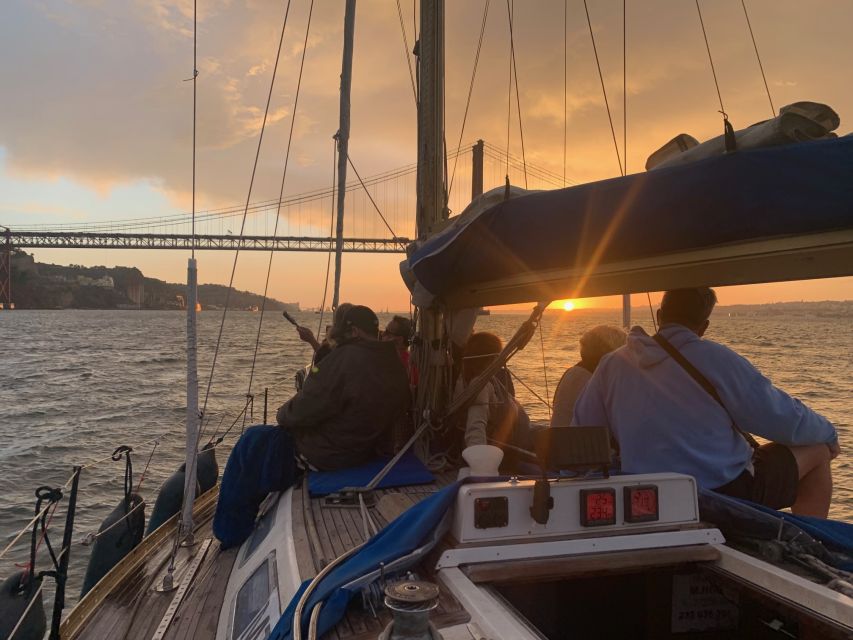Lisbon: Sailboat Sunset Tour with a Drink - The 2-hour Tagus route: Commerce Square, Almada, Christ the King, Belém, and back