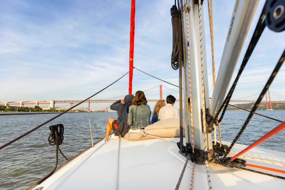 Lisbon: Sailing Tour on the Tagus River - Sightseeing along the Tagus and Tejo: monuments, bridges, and changing architecture