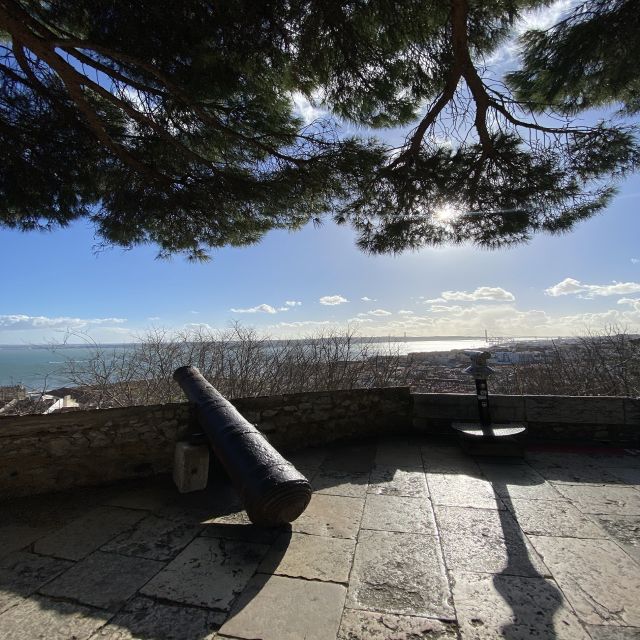 Lisbon: São Jorge Castle E-Ticket and Audio Guide - Ulysses Tower, King Manuel I Statue, and Santa Luzia Viewpoint