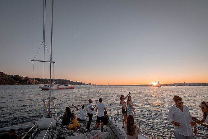 Lisbon: Sunset Catamaran Boat Tour with Music and Drinks - Sunset Catamaran on the Tagus: Why this timing works