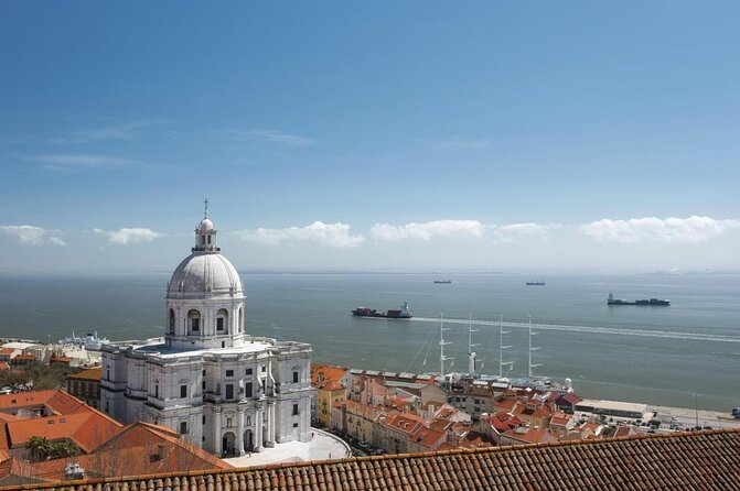Lisbon Sunset Sailing Tour on Luxury Sailing Yacht with 2 Drinks - Key Highlights You’ll Actually Care About