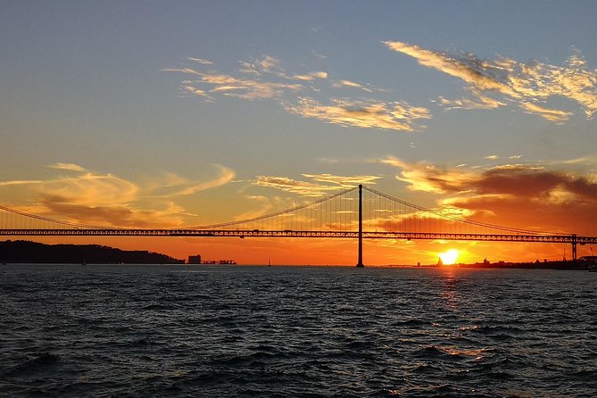 Lisbon Sunset Sailing Tour on Luxury Sailing Yacht with 2 Drinks - Lisbon Sunset Sailing: Why the Tagus Changes Everything