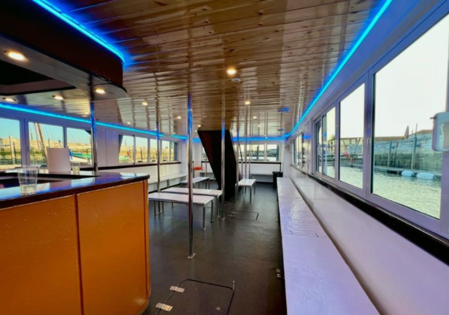 Lisbon: Tagus River Cruise to the Ocean & Dolphin Watching - Tagus-to-Atlantic views that feel like Lisbon’s movie set