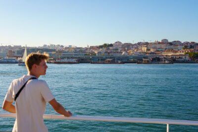 Lisbon: Tagus River Cruise with Welcome Drink - Lisbon from the water: Commerce Square to Alfama’s colorful climb