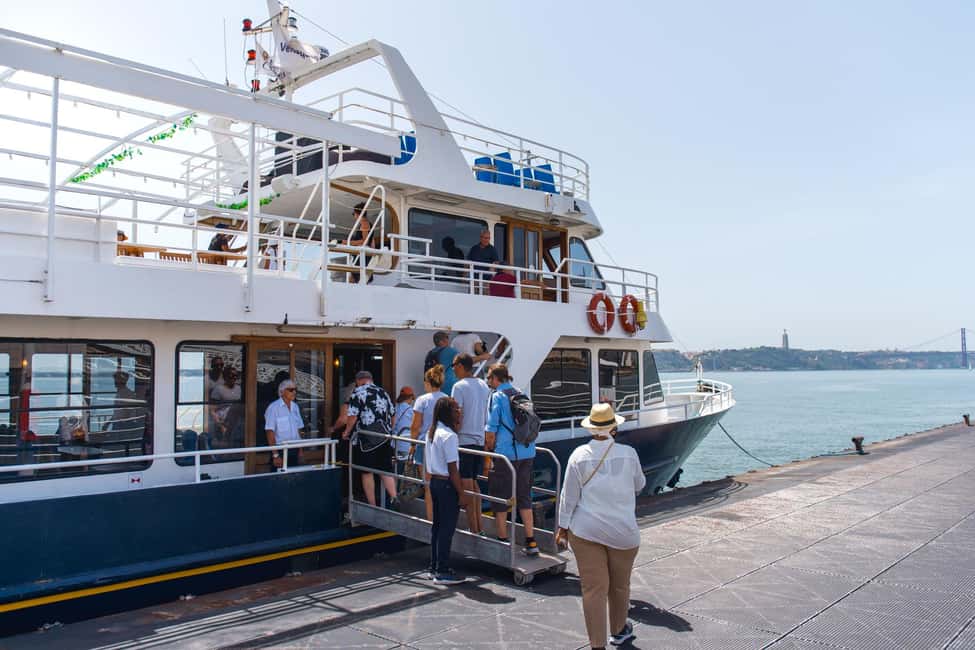 Lisbon: Tagus River Cruise with Welcome Drink - Monument to the Discoveries and Belém Tower: history you can see working