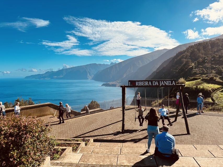 Madeira: Western Madeira Guided Trip & Fanal Mystic Forest - Câmara de Lobos: harbor photos and a Poncha start