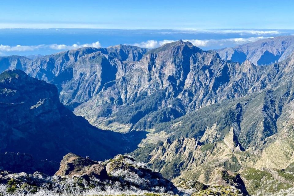 Pico Do Arieiro Pico Ruivo Sunrise or Morning Hike Transfers - Achada do Teixeira: Finishing Strong and Meeting the Van