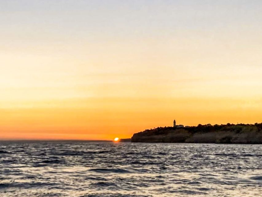 Portimão: Sunset Cruise to Benagil Cave - What to wear and how to enjoy the motion (without suffering)