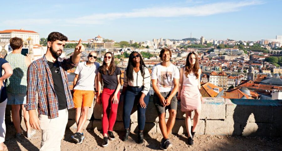 Porto: 3-Hour Guided City Highlights Walking Tour - Porto Cathedral area: the old heart you can actually walk into