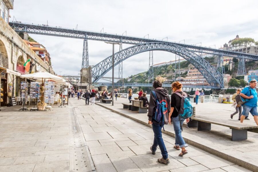 Porto: 3-Hour Guided City Highlights Walking Tour - Rua Santa Catarina and Mercado do Bolhão: everyday Porto with local rhythm
