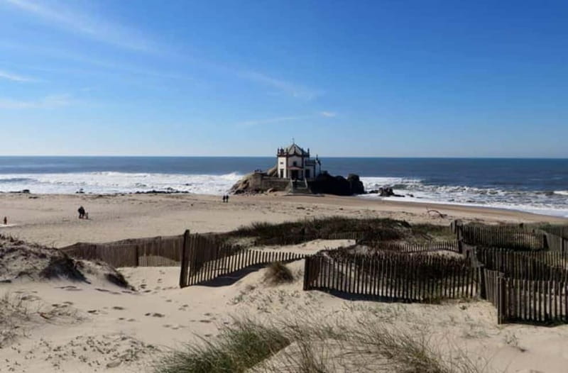 Porto: Aveiro, Cruise, Costa Nova & Capela da Pedra Full Day - Should you book this Porto to Aveiro, Costa Nova, and Capela do Senhor da Pedra day trip?