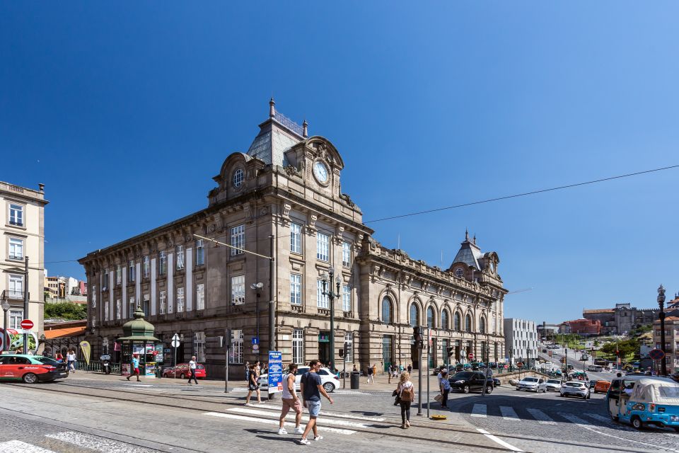 Porto: City Train Tour, River Cruise & Wine Cellar - From Ribera to the Douro: The 1-Hour Bridge Cruise
