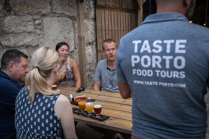 Porto Craft Beer Tour: 7 Beers + 3 Food Pairings in a Small Group - Stop 1: Armazém da Cerveja, the beer-warehouse welcome